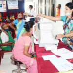 २०० महिला व मुलींची मोफत नेत्र तपासणी