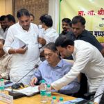 जिल्हा बँकेचे मनिष दळवी यांनी सहकारमंत्र्यांचे लक्ष वेधले