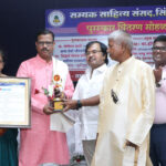 सम्यक संसदेचे पुरस्कार प्रदान