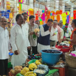 शिक्षणमंत्री केसरकर यांनी व्यापा-­यना दिल्या दिवाळीच्या शुभेच्छा