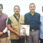 दुर्ग संवर्धन कार्याबद्दल डॉ.संजीव लिंगवत यांचा सत्कार