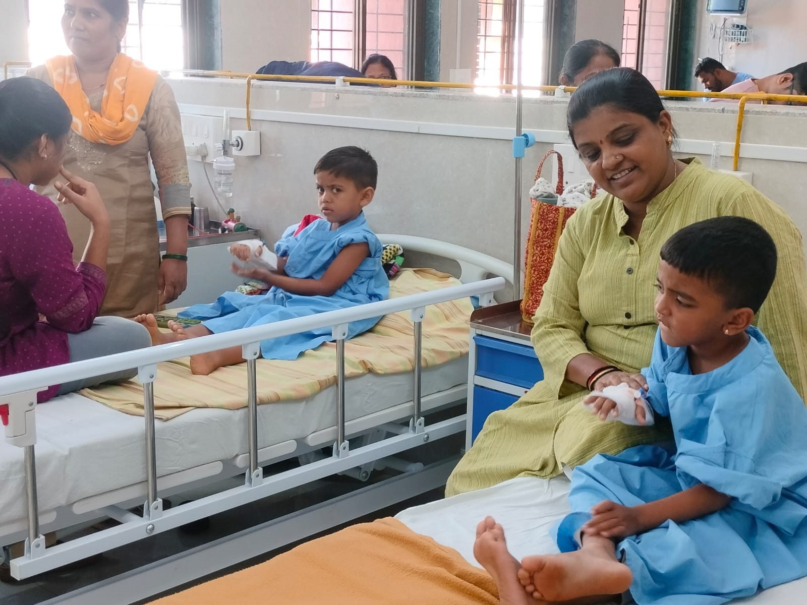 वेंगुल्र्यातील दहा मुलांवर फायमोसिस व टंगटाय शस्त्रक्रिया