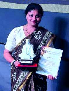 जिद्द आणि कलेचा प्रवास - समीरा प्रभू