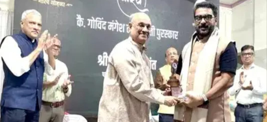 ज्येष्ठ पत्रकार शेखर सामंत यांना मुंबईत सन्मानित