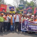 आमदार केसरकरांच्या राजीनाम्याची मागणी